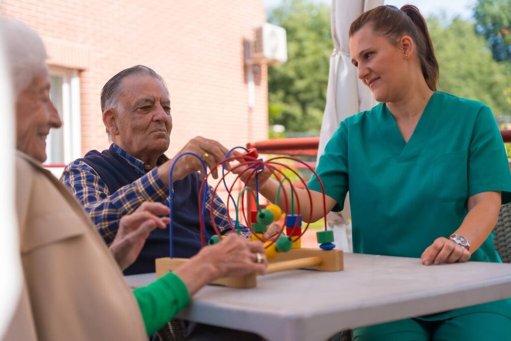 How Memory Care Facilities Help Seniors With Dementia and Alzheimer's