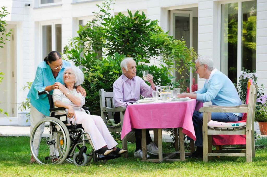 How An Assisted Living Community in Albany, OR, Can Improve Your Parent's Life